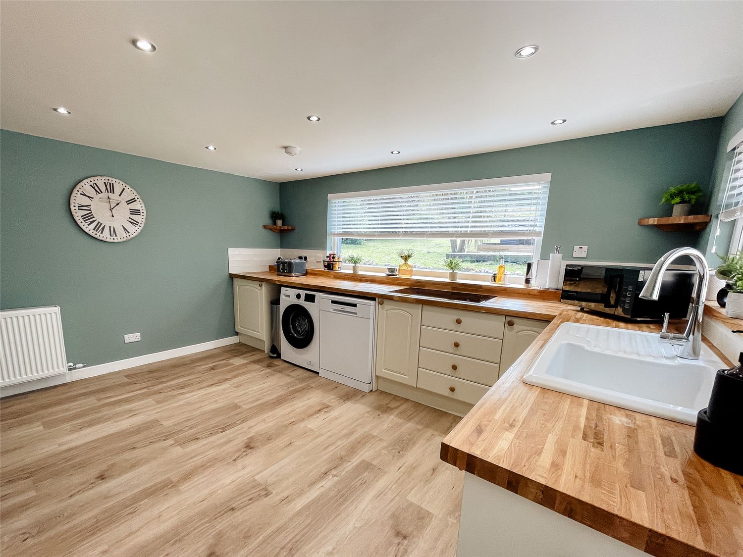 kitchen isle of bute accommodation