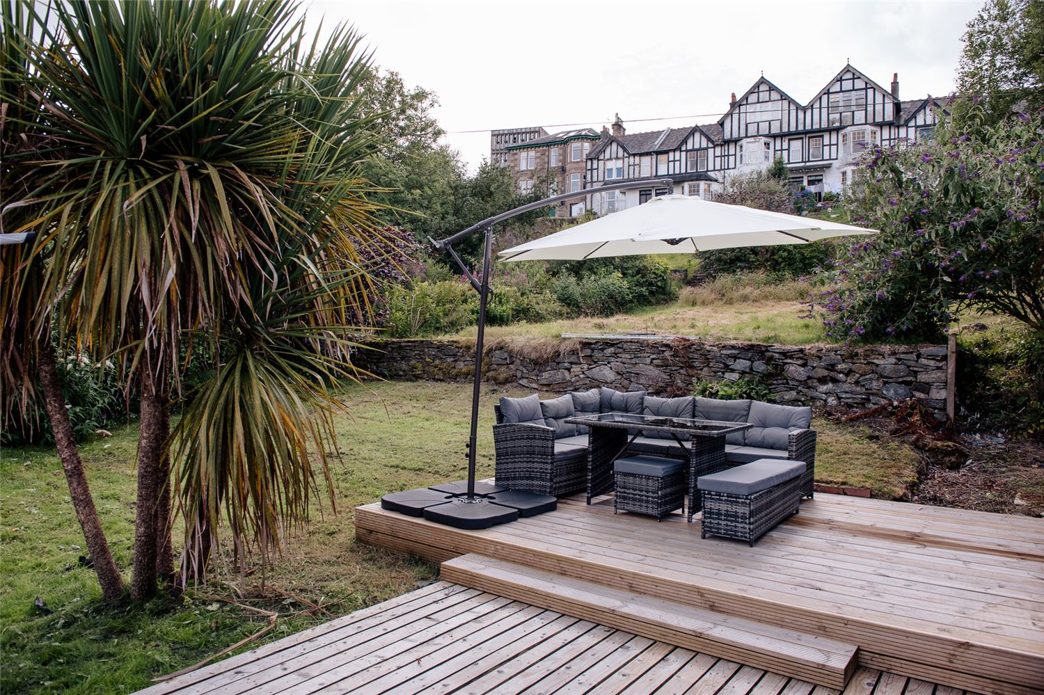 outdoor patio isle of bute accommodation